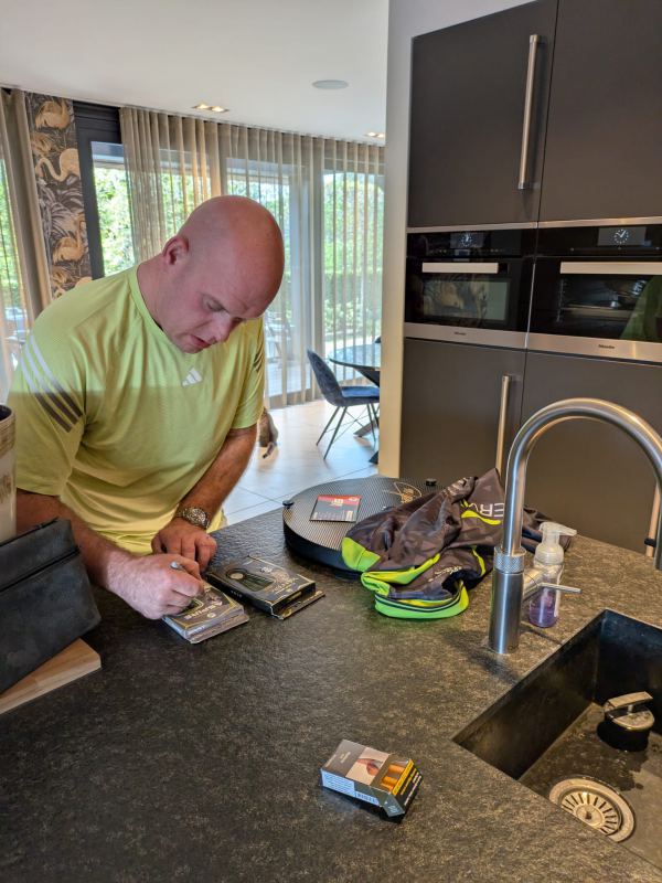 Uniek gesigneerd Michael van Gerwen pakket!