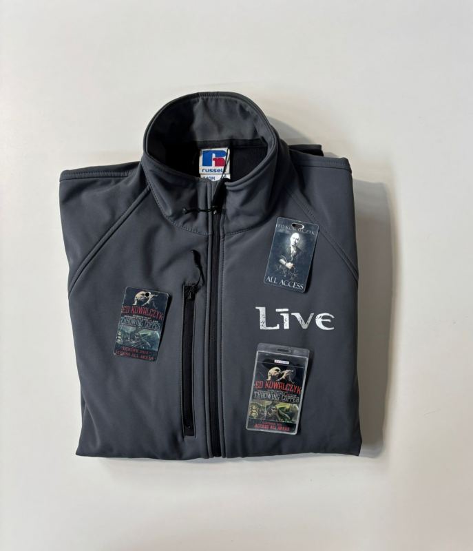 Uniek rockcollectorsitem: Backstagepassen & Live softshell van Ed Kowalczyk