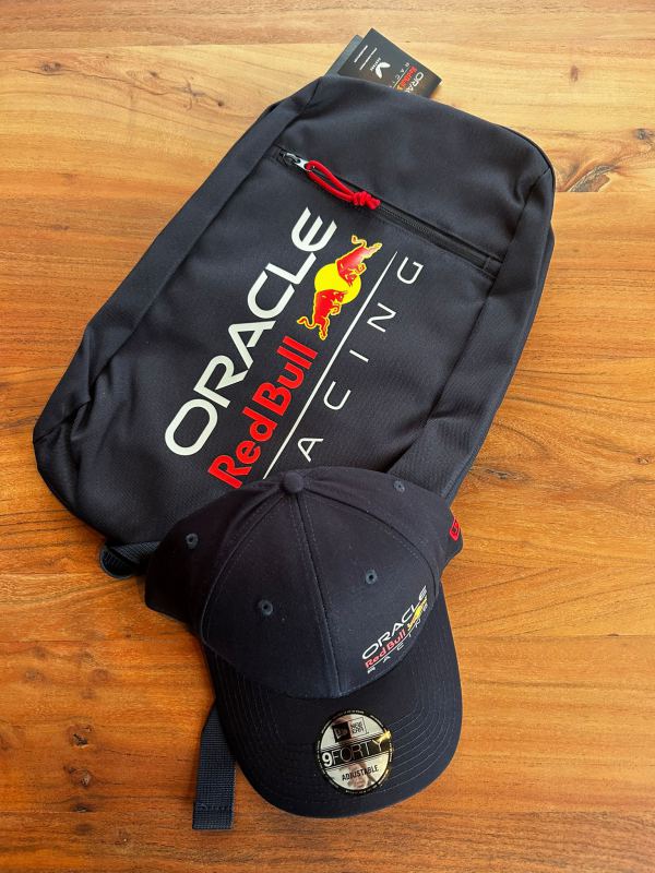 Red Bull Racing Cap & Rugzak – Officiële F1 Merchandise 