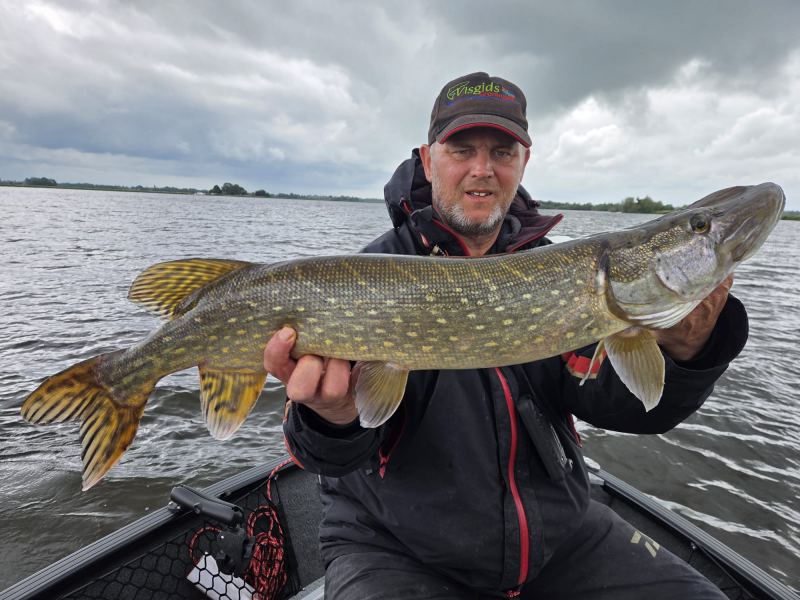 Beleef een dag roofvissen vanuit de boot voor 2 personen!
