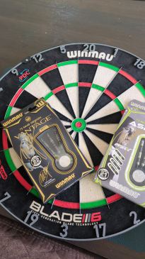 Uniek gesigneerd Michael van Gerwen pakket!