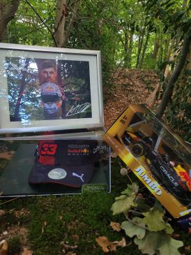 Uniek Max Verstappen Pakket – Gesigneerde Collectors Items