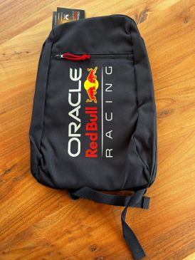Red Bull Racing Cap & Rugzak – Officiële F1 Merchandise