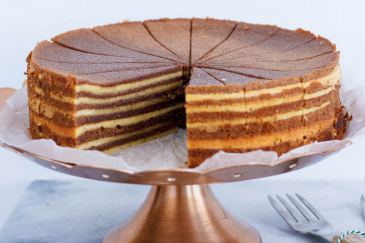 Geniet van een ambachtelijke spekkoek van 24 cm! 